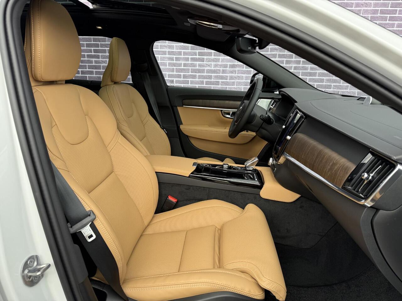 Volvo V90 2.0 T8 Plug-in hybrid AWD Ultra Executive Edition | Polestar Engineerd | Custum Sport uitlaat | Trekhaak | Luchtvering | Bowers & Wilkins | Massage | Stoel Verwarming-Koeling | 360° |