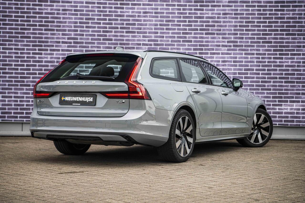 Volvo V90 2.0 T6 Plug-in hybrid AWD Ultra Dark | Schuif-/kanteldak | Trekhaak | Adaptieve LED koplampen | Harman Kardon audio | Adaptieve Cruise Control |