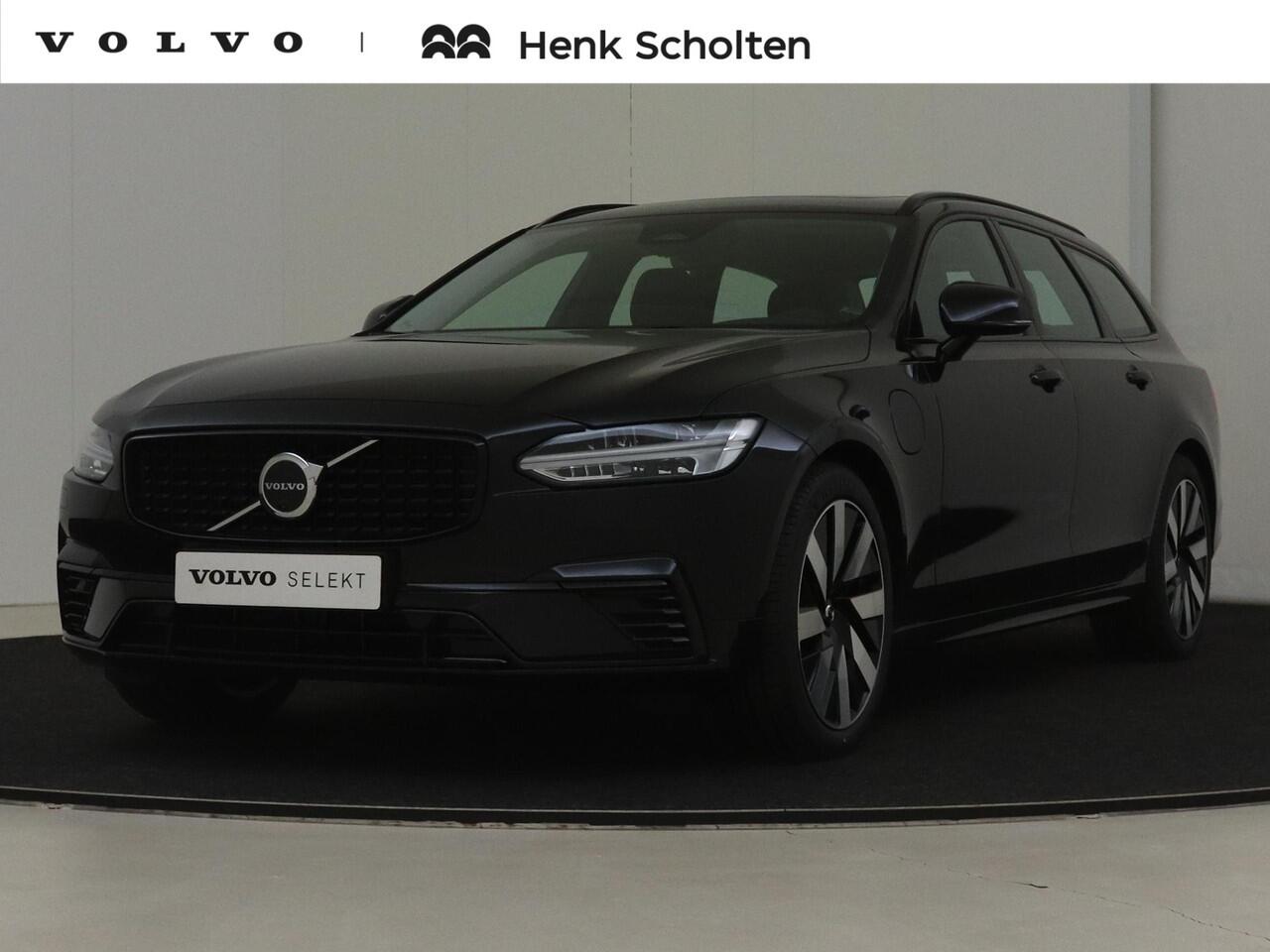 Volvo V90 T6 Plug-in hybrid AWD Ultra Dark | Head-up display | Panoramadak | Harman Kardon premium audio | Semi elektrische wegklapbare trekhaak | 360° parkeercamera | Stoelverwarming | Parkeersensoren voor + achter | Gelamineerde zijruiten | Stuurwielverwarming