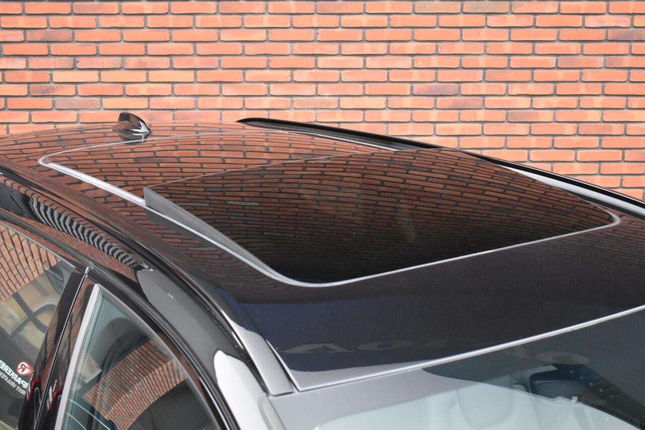 Volvo V90 T8 455PK Plug-in hybrid AWD Ultra Dark | 360 Camera | Trekhaak | Gelamineerd Glas |