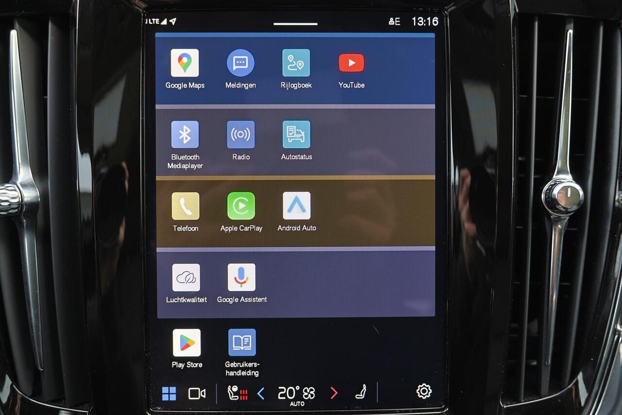 Volvo V90 T8 Recharge AWD Ultra Dark - Luchtvering - Panorama/schuifdak - IntelliSafe Assist & Surround - 360º Camera - Harman/Kardon audio - Adaptieve LED koplampen - Verwarmde voorstoelen, stuur & achterbank - Parkeersensoren voor & achter - Elektr. bedienb. voor