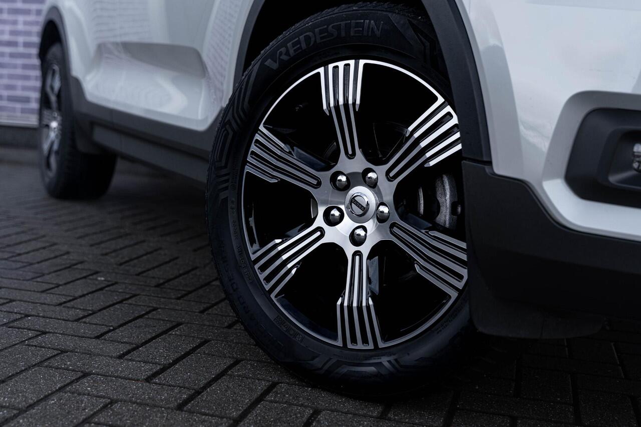 Volvo XC40 T2 Inscription | Stoel- / Stuurverwarming | Adaptive Cruise Control | Dodehoekdetectie | Keyless Entry | Climate | Volvo On Call |