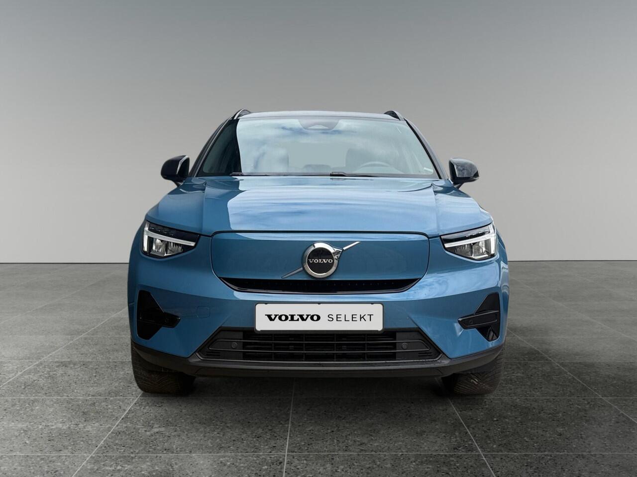 Volvo XC40 Single Motor Extended Range Plus 82 kWh | Trekhaak | Stoelverwarming | Keyless Entry | Achteruitrijcamera |