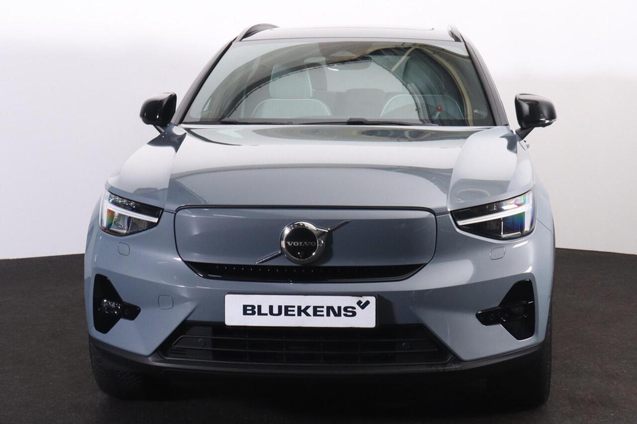 Volvo XC40 Recharge Twin Ultimate 78 kWh - Panorama/schuifdak - IntelliSafe Assist & Surround - 360º Camera - Harman/Kardon audio - Verwarmde voorstoelen & stuur - Parkeersensoren voor & achter - Elektr. bedienb. voorstoelen met geheugen links - Draadloze tel. lader