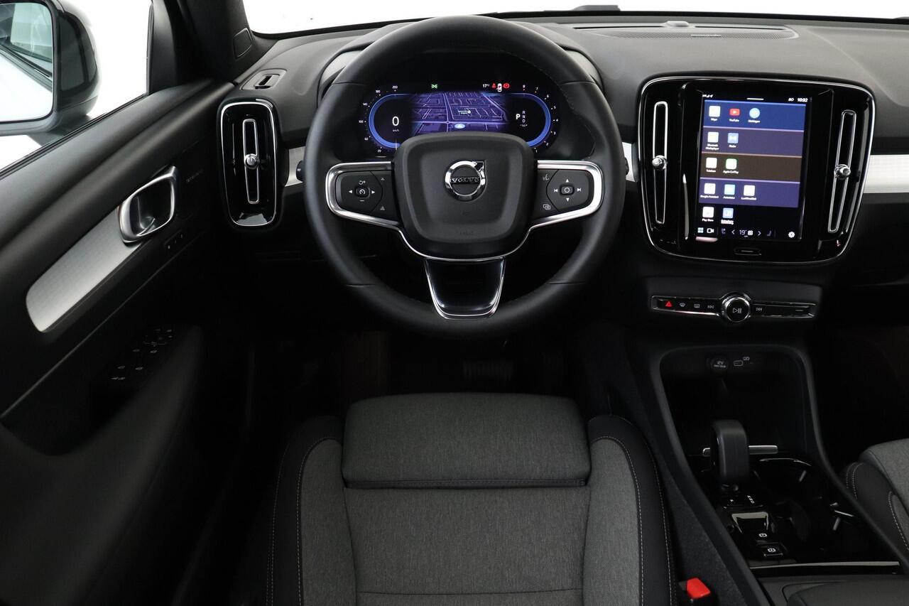 Volvo XC40 B4 (M-HYBRID) PLUS DARK -CAMERA|ADAP.CRUISE|VERW.VOORRUIT|TREKHAAK|HARMAN/KARDON|19"