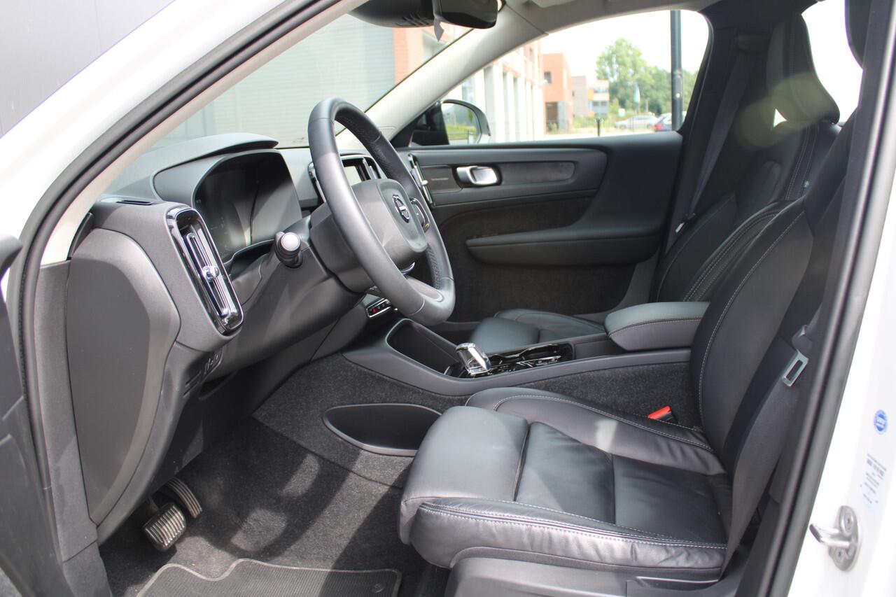 Volvo XC40 1.5 T4 Plug-in hybrid Plus Dark - Navi - Camera - Stoel-stuurverwarming - Memory - Leder - 19" LM velgen - Rijklaar