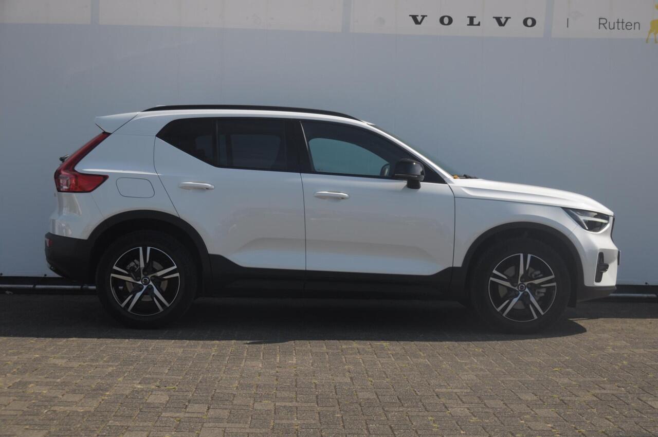 Volvo XC40 B4 211PK Automaat Plus Dark / Adaptive cruise control / Elektrische stoelen / Harman Kardon audio / Pilot assist / BLIS / Stoel en stuur verwarming / Elektrische achterklep / Parkeersensoren met camera / Google infotainment