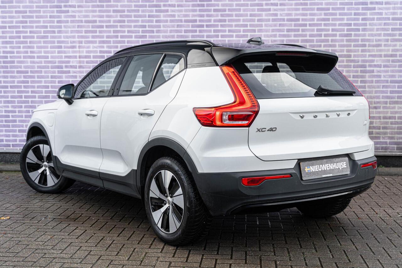 Volvo XC40 1.5 T4 Recharge R-Design Expression | Harman Kardon Audio | Stoel - / Stuurverwarming | Adaptive Cruise Control | Parkeerverwarming | Dodehoekdetectie | Parkeer Camera | Parkeer sensoren Voor + Achter | Volvo On Call |