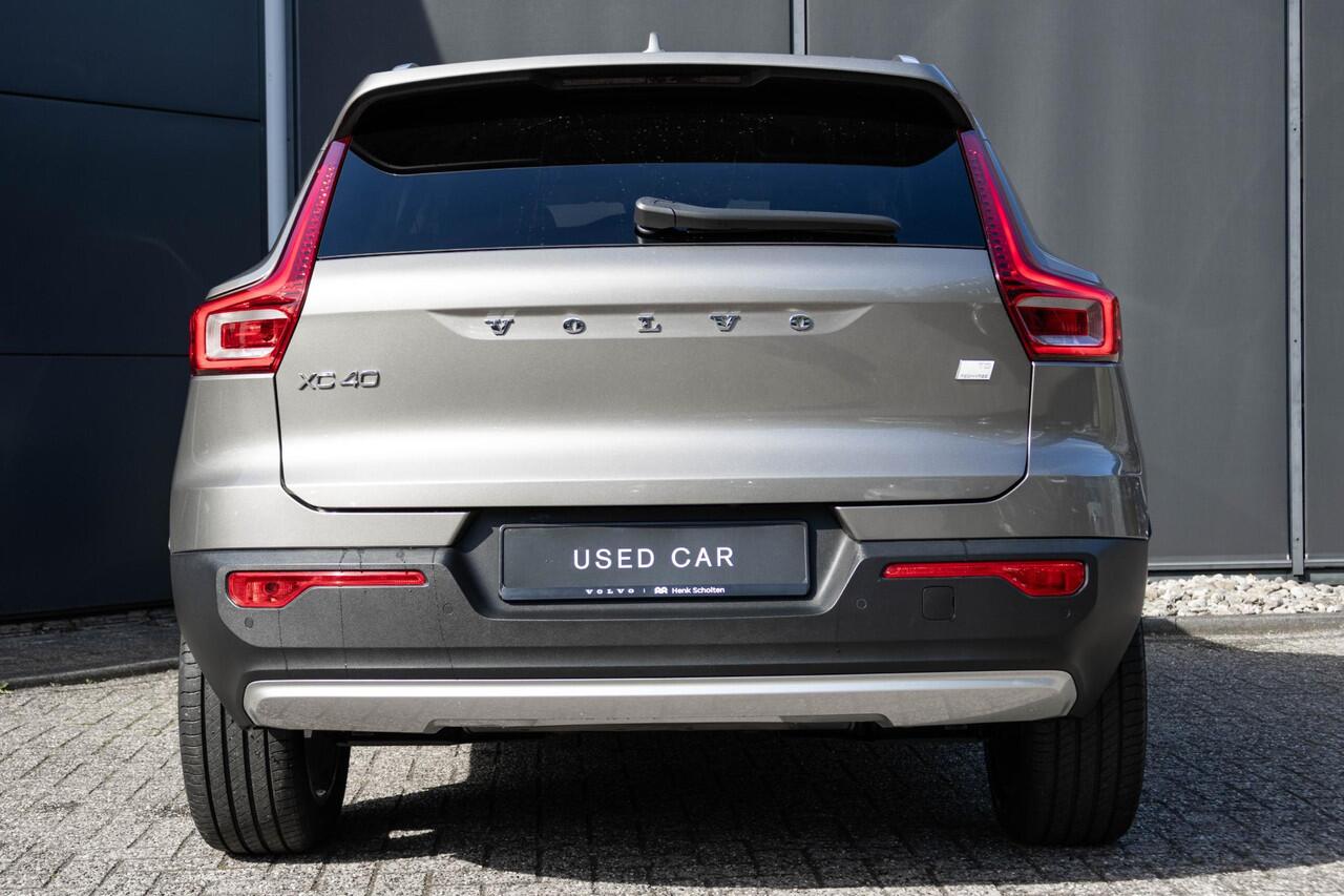 Volvo XC40 T5 Recharge Inscription | Blond lederen bekleding | Adaptive Cruise Control | Parkeerverwarming | 360° Parkeercamera | Parkeersensoren voor + achter | Stoelverwarming voor + achter | BLIS | Harman Kardon Premium Audio