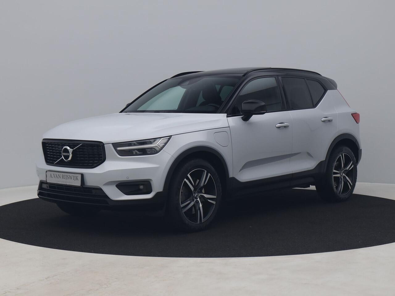 Volvo XC40 1.5 T4 Recharge R-Design | PANO | CAMERA | KEYLESS | STOEL- EN STUURVERW. | TREKHAAK
