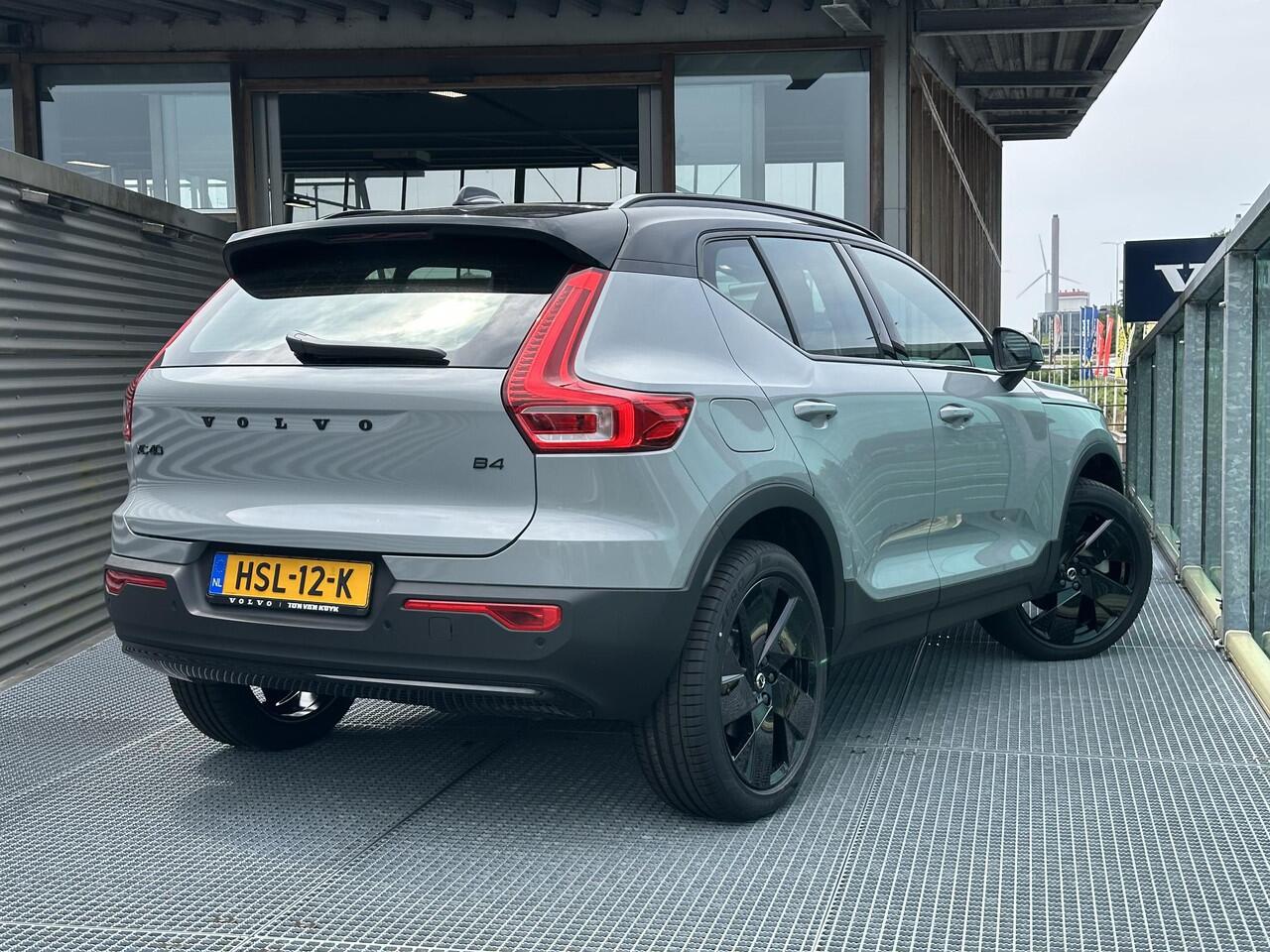Volvo XC40 2.0 B4 Plus Black Edition Mild hybrid, Automaat, Leder/nubuck bekleding, Stoelverwarming, Stuurverwarming, 20 inch wielen