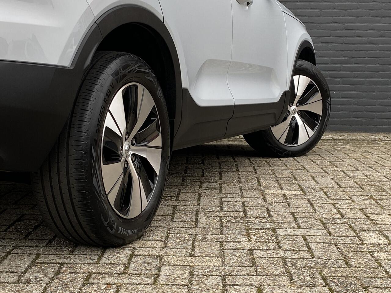 Volvo XC40 1.5 T4 Recharge Inscription 211 pk AUT. | 1e eigenaar | navigatie | camera | stoel/stuurverwarming | elektr. a. klep