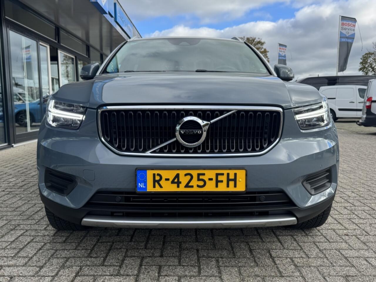 Volvo XC40 2.0 T4 Momentum| Trekhaak, CarPlay, Keyless, Leder