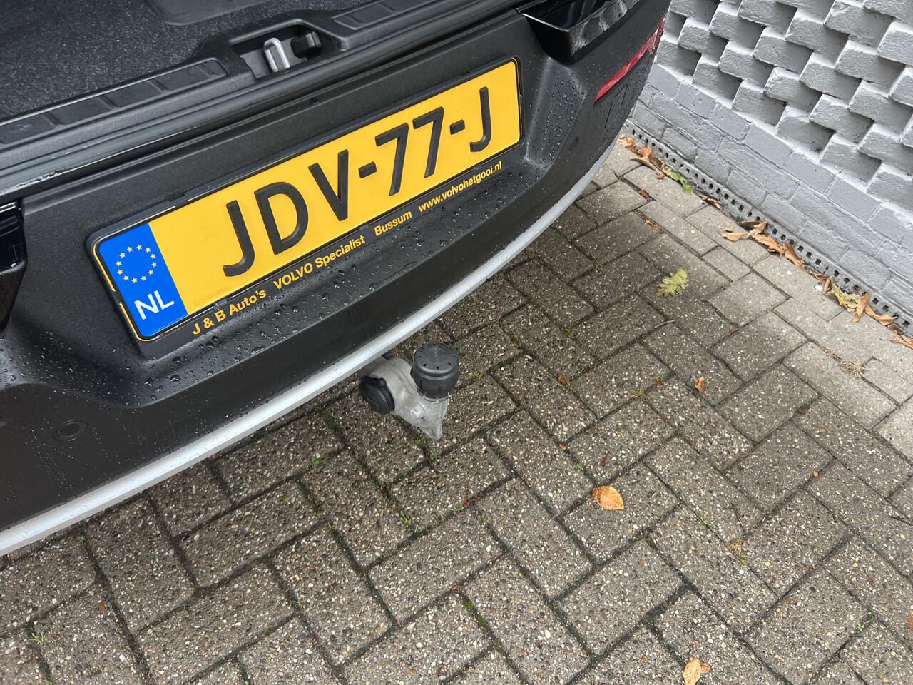 Volvo XC40 1.5 T4 Plus Bright Navigatie Carplay Trekhaak Onderhoudsboekjes