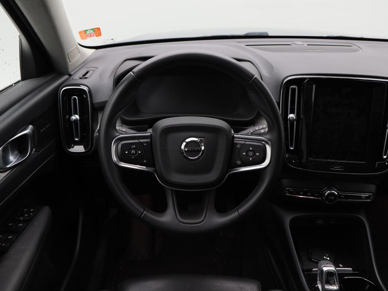 Volvo XC40 1.5 T5 Recharge Inscription 263 Pk | Harman/Kardon | Trekhaak Elektrisch | Stoel- & Stuurverwarming | Virtual Cockpit | Camera | LED | 19 Inch