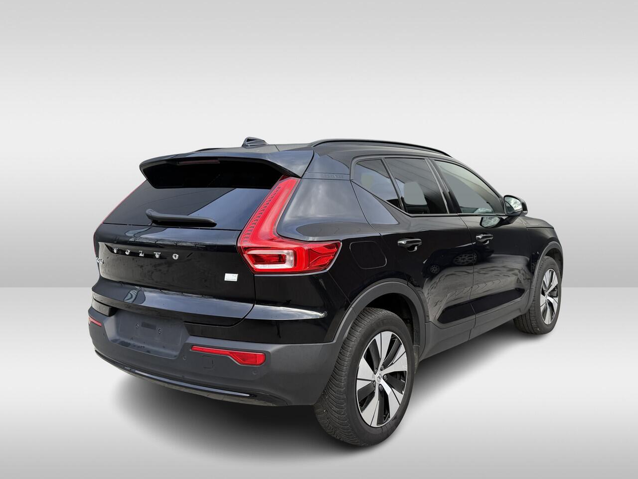 Volvo XC40 1.5 T4 Plug-in hybrid Plus Dark Panorama dak | Getint glas | Stoel en Stuurverwarming