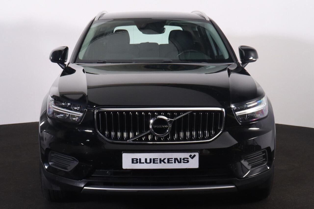 Volvo XC40 T4 Recharge Inscription Expression - IntelliSafe Assist & Surround - Parkeercamera achter - Parkeersensoren voor & achter - Apple Carplay & Android Auto - Standkachel - 18' LMV