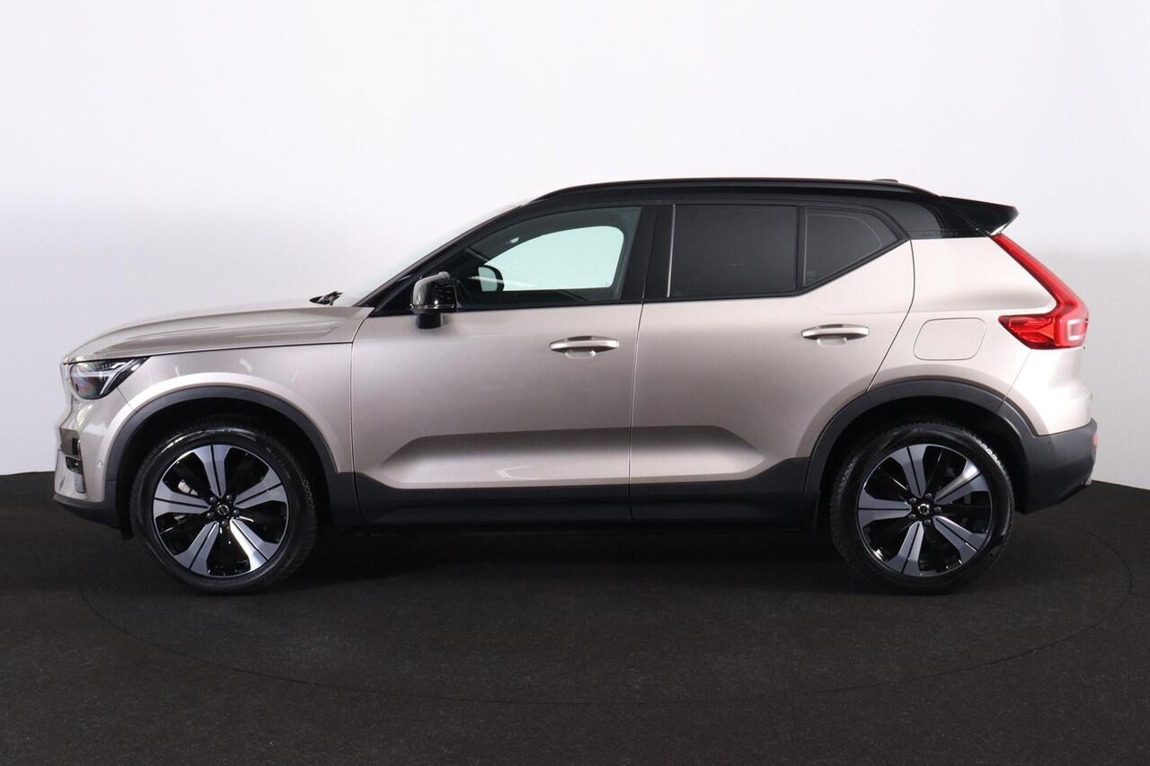 Volvo XC40 Recharge Twin Ultimate 78 kWh - Panorama/schuifdak - IntelliSafe Assist & Surround - 360º Camera - Verwarmde voorstoelen, stuur & achterbank - Parkeersensoren voor & achter - Elektr. bedienb. voorstoelen met geheugen links - Draadloze tel. lader - Warmtep