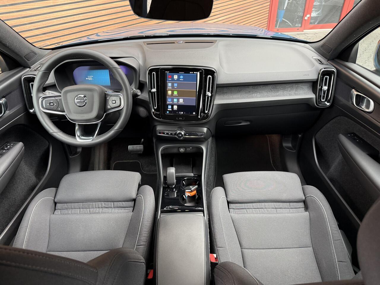 Volvo XC40 Recharge Core 70 kWh Navi / Camera / Clima / All season banden