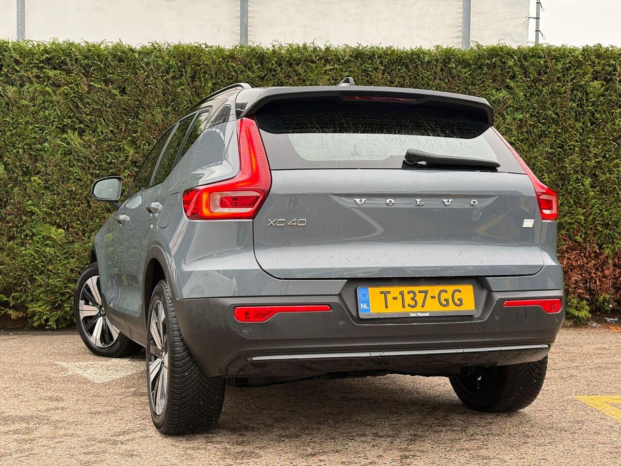 Volvo XC40 Recharge Plus 70 kWh | BLIS | Stoel/Stuur Verwarming | Pilot Assist |