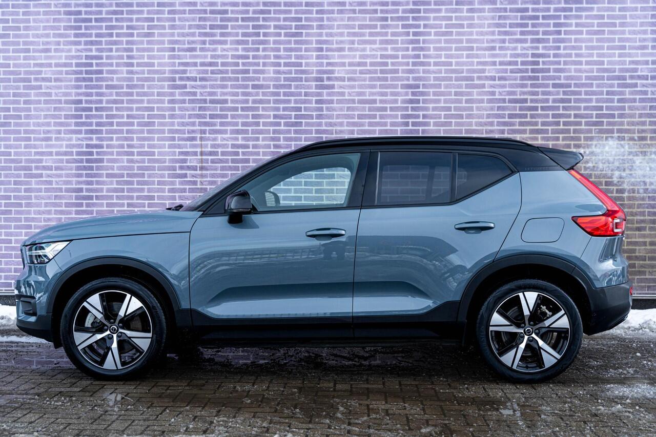 Volvo XC40 Recharge P8 AWD R-Design | Schuif-/Kanteldak | Stoel-/Stuurverwarming | Getint glas | Dodehoekdetectie | Adaptive Cruise Control | Parkeercamera | Keyless entry |