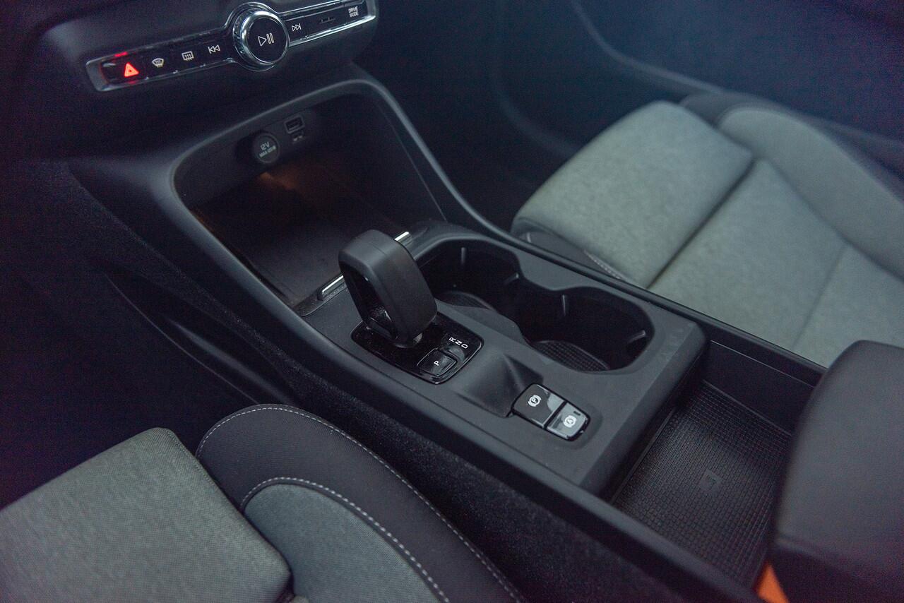 Volvo XC40 T4 Aut. Plug-In Hybrid Core Bright CruiseControl Parkeercamera 211pk