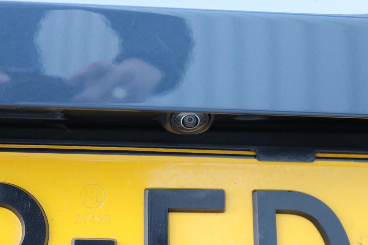 Volvo XC40 1.5 T3 Inscription | Incl. 12 maanden garantie | Cruise control | Climate control | Stoel/stuurverwarming | Apple carplay/Android auto | DAB radio | Parkeercamera | Lane assist |