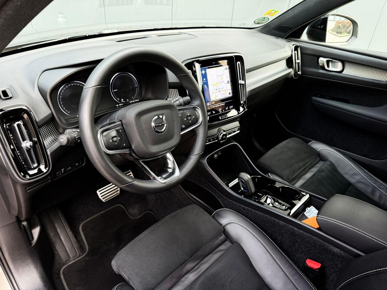 Volvo XC40 1.5 T4 R-Design pano / 21 inch / Memory