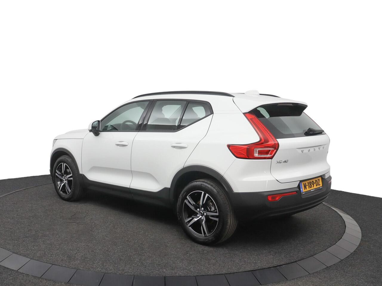 Volvo XC40 1.5 T2 Momentum Core | Navigatie | Parkeercamera