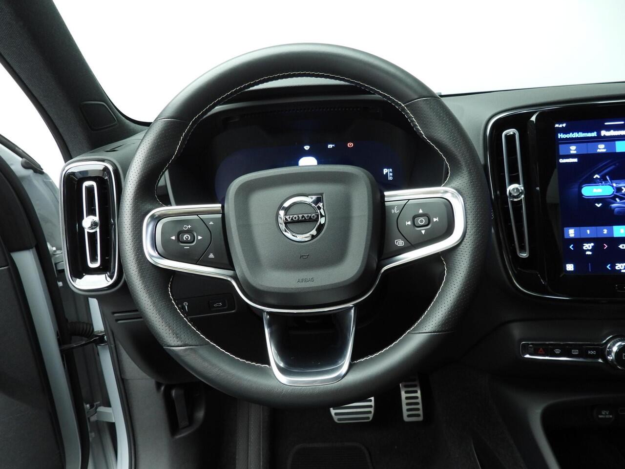 Volvo XC40 Recharge P8 AWD R-Design SoH 93,6% | Keyless | Navi | 19"