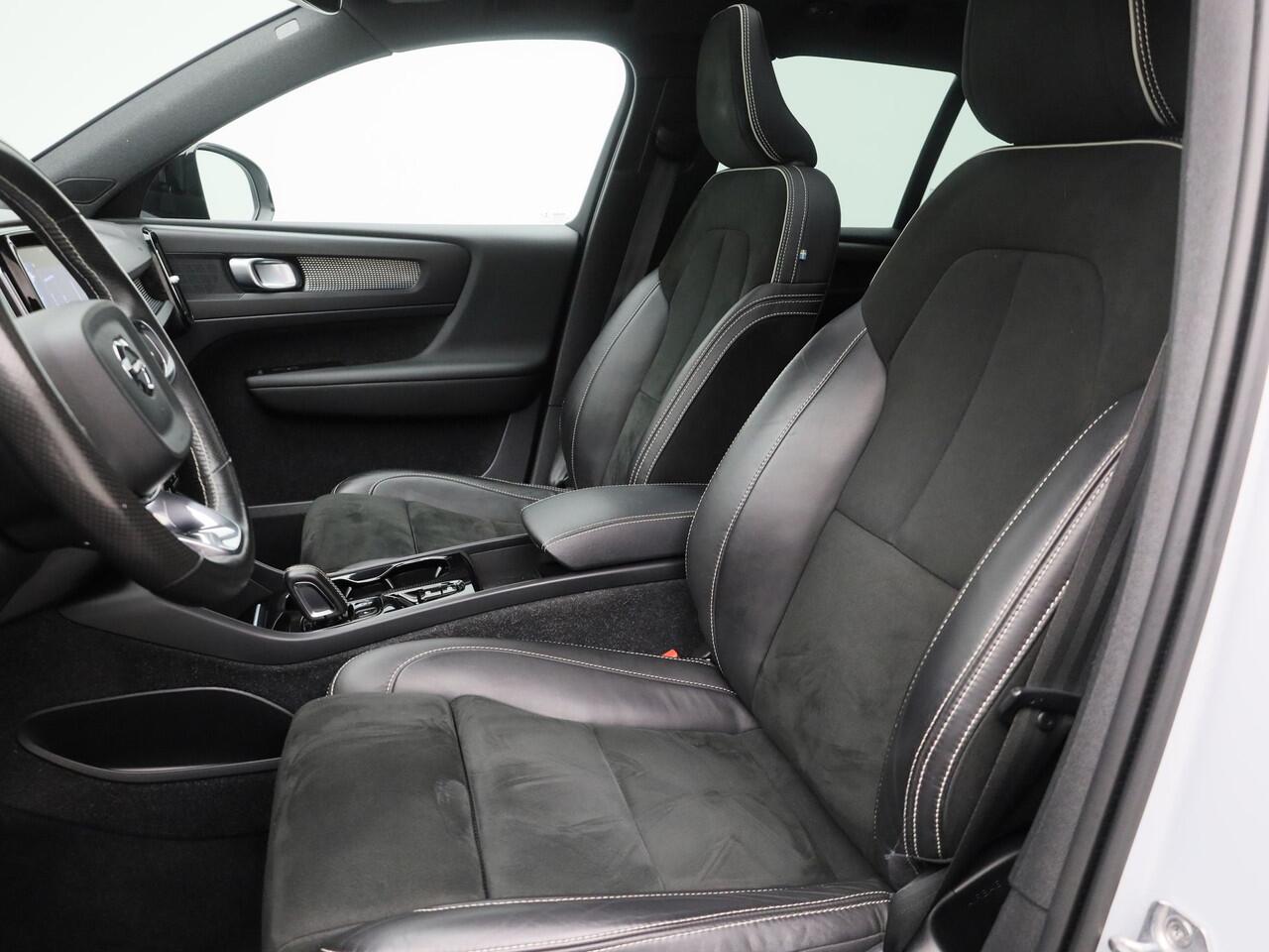 Volvo XC40 1.5 T4 Recharge R-Design | PANO | CAMERA | KEYLESS | STOEL- EN STUURVERW. | TREKHAAK