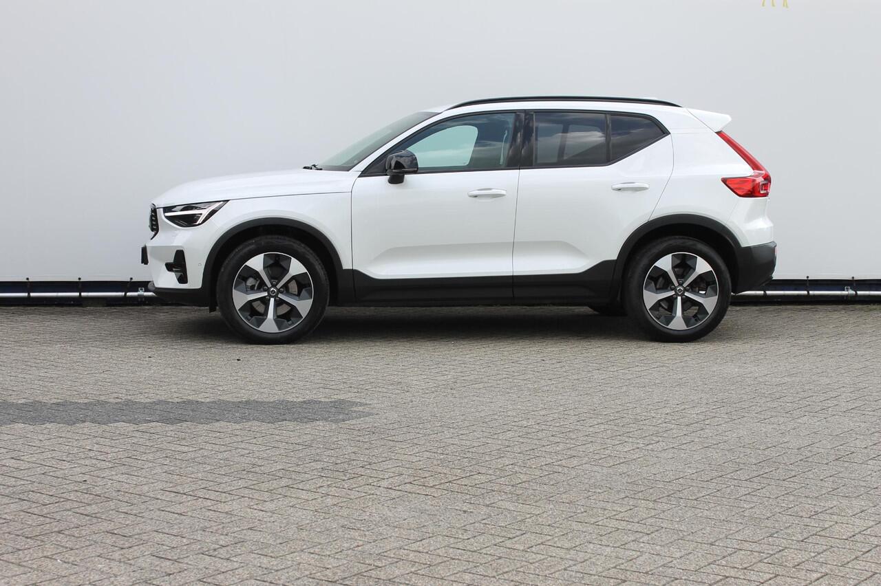 Volvo XC40 B3 177PK Automaat Plus Dark Google infotainment / Draadloos telefoon opladen / Elektrisch bedienbare bestuurdersstoel met geheugen / Adaptieve Cruise Control