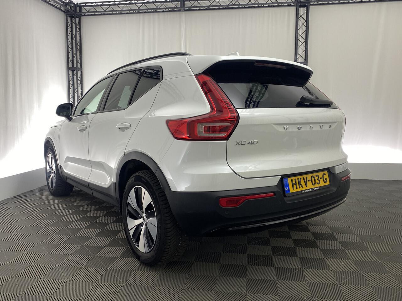 Volvo XC40 1.5 T4 PHEV Plus Dark 211 Pk Automaat | Pano-Dak | Memory Stoel | Carplay | H&K |