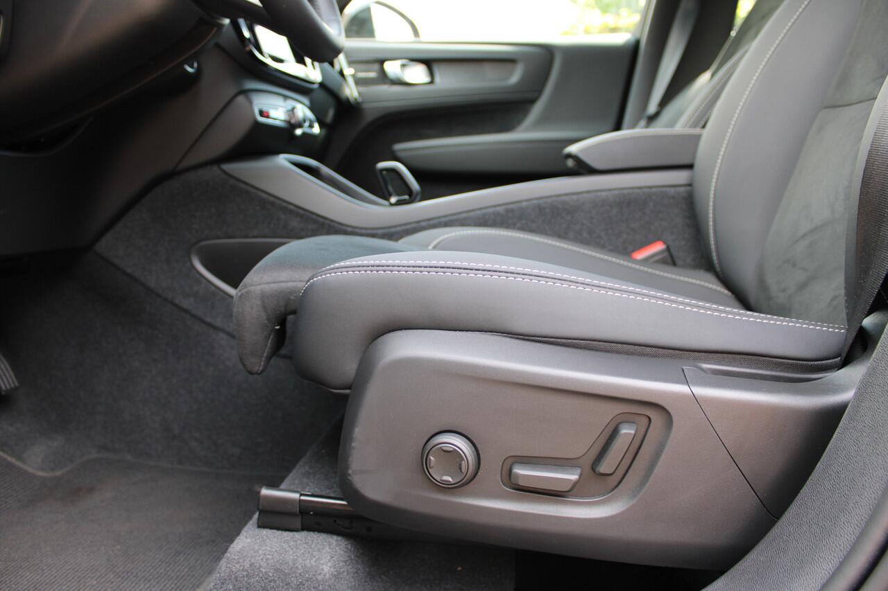 Volvo XC40 1.5 T4 Plug-in hybrid Plus Dark | Trekhaak | H/K | Pilot | Full