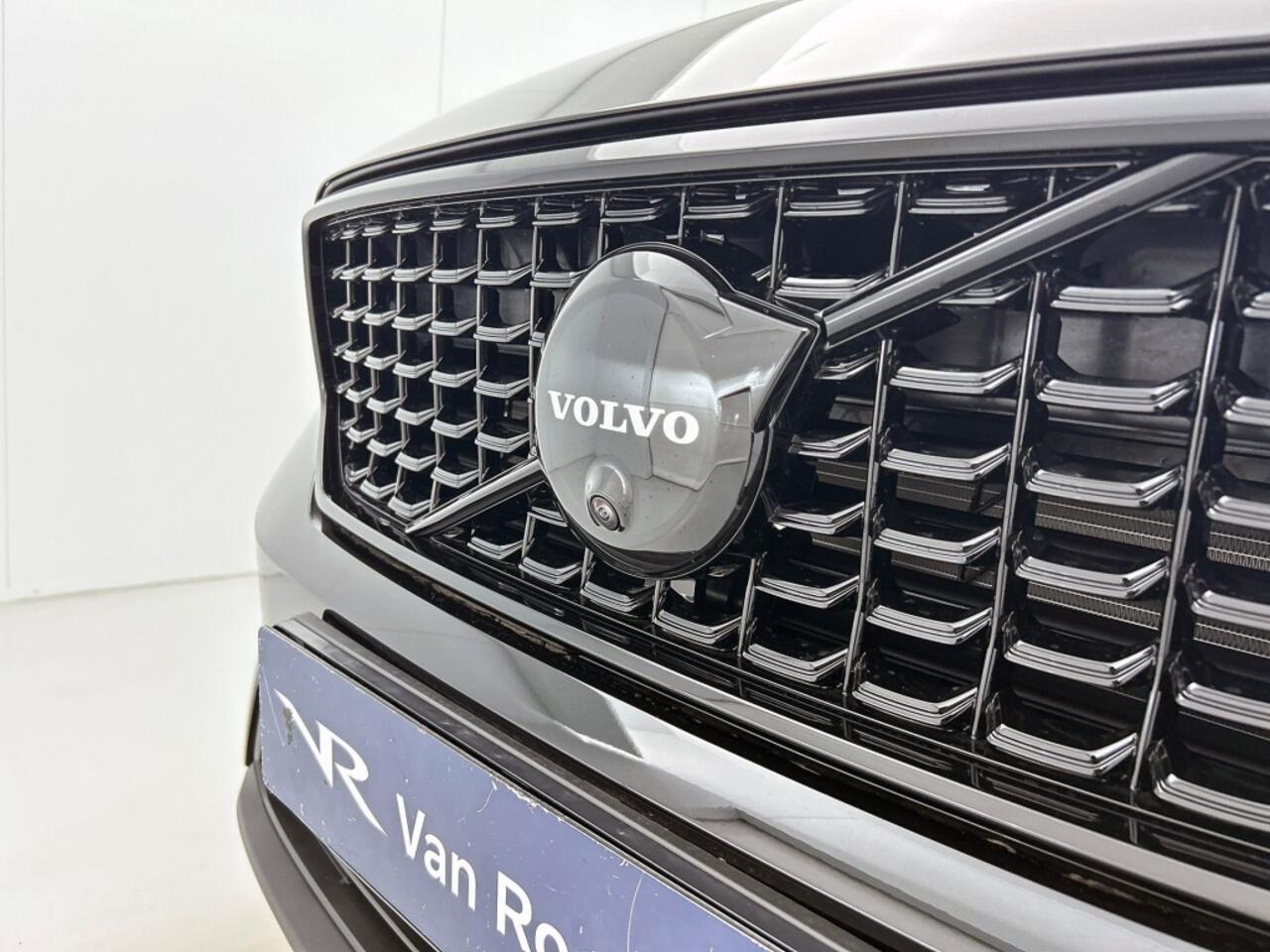 Volvo XC40 2.0 B4 Plus Black Edition | Panoramadak | 360 graden camera |