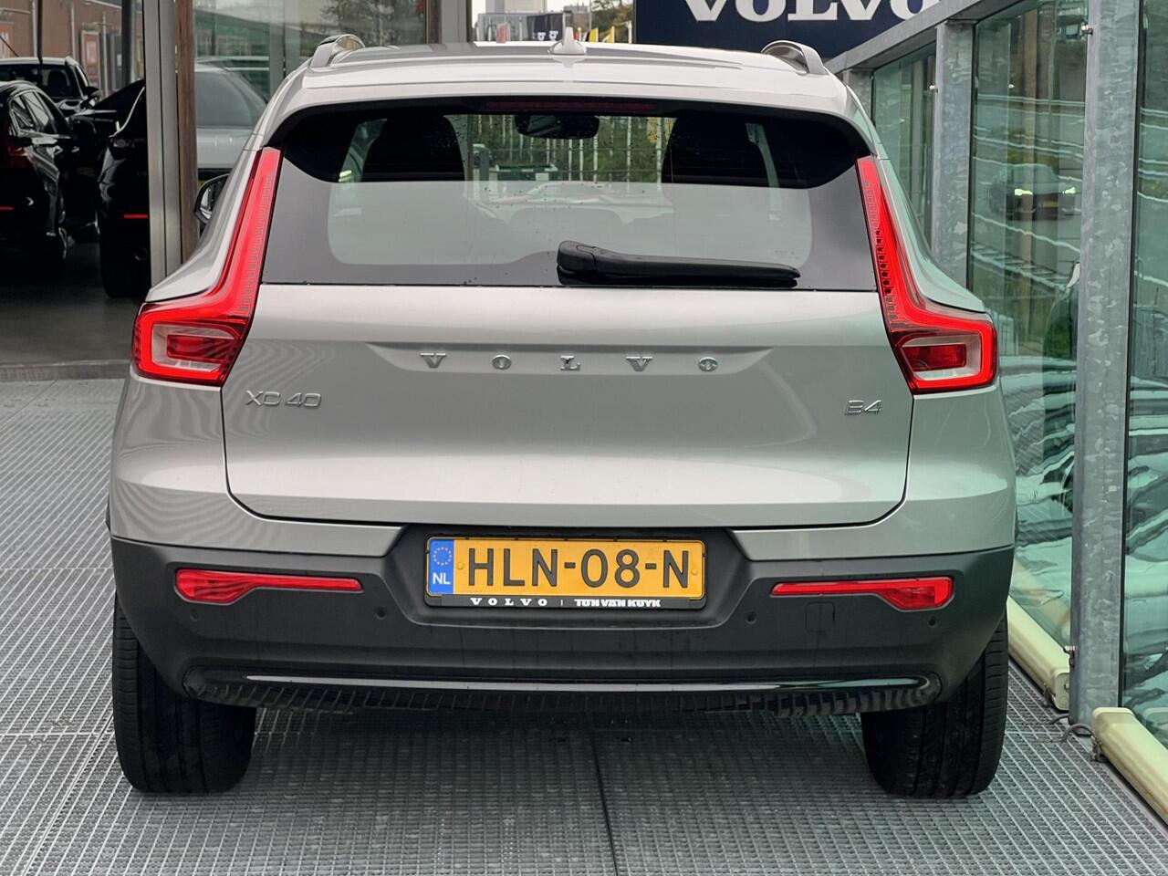 Volvo XC40 2.0 B4 Plus Dark Mild hybrid, Automaat, Trekhaak semi elektrisch wegklapbaar, Stoelverwarming, Stuurverwarming, Verwarmde voorruit, Noodreservewiel