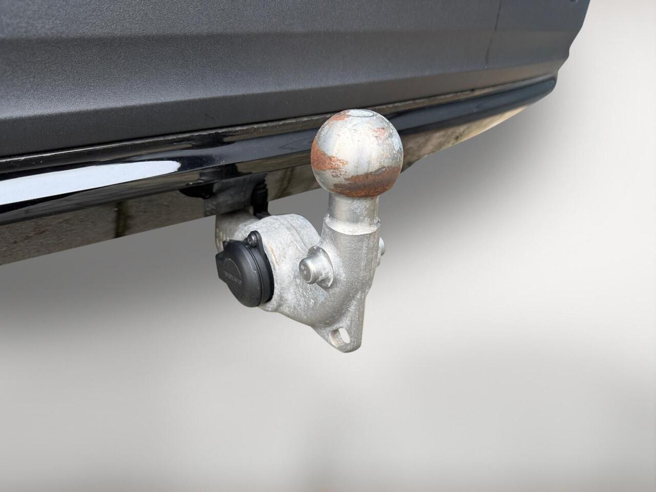 Volvo XC40 Single Motor Extended Range Plus 82 kWh | Trekhaak | Stoelverwarming | Adaptieve Cruise Control |