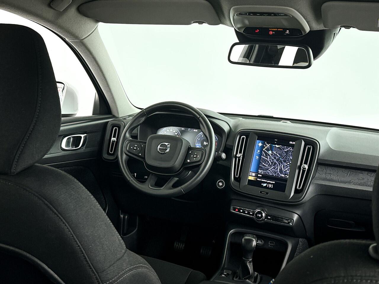 Volvo XC40 T2 Momentum Core | Navigatie | Airco