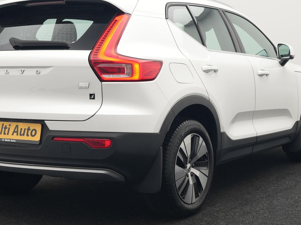 Volvo XC40 T4 Recharge Inscription Plug In Hybrid 211pk Dealer O.H PHEV | Panodak | Adaptive Cruise | Apple Carplay | Stoelen & Stuur Verwarmd | Camera | Navigatie | Keyless | Virtual | DAB |