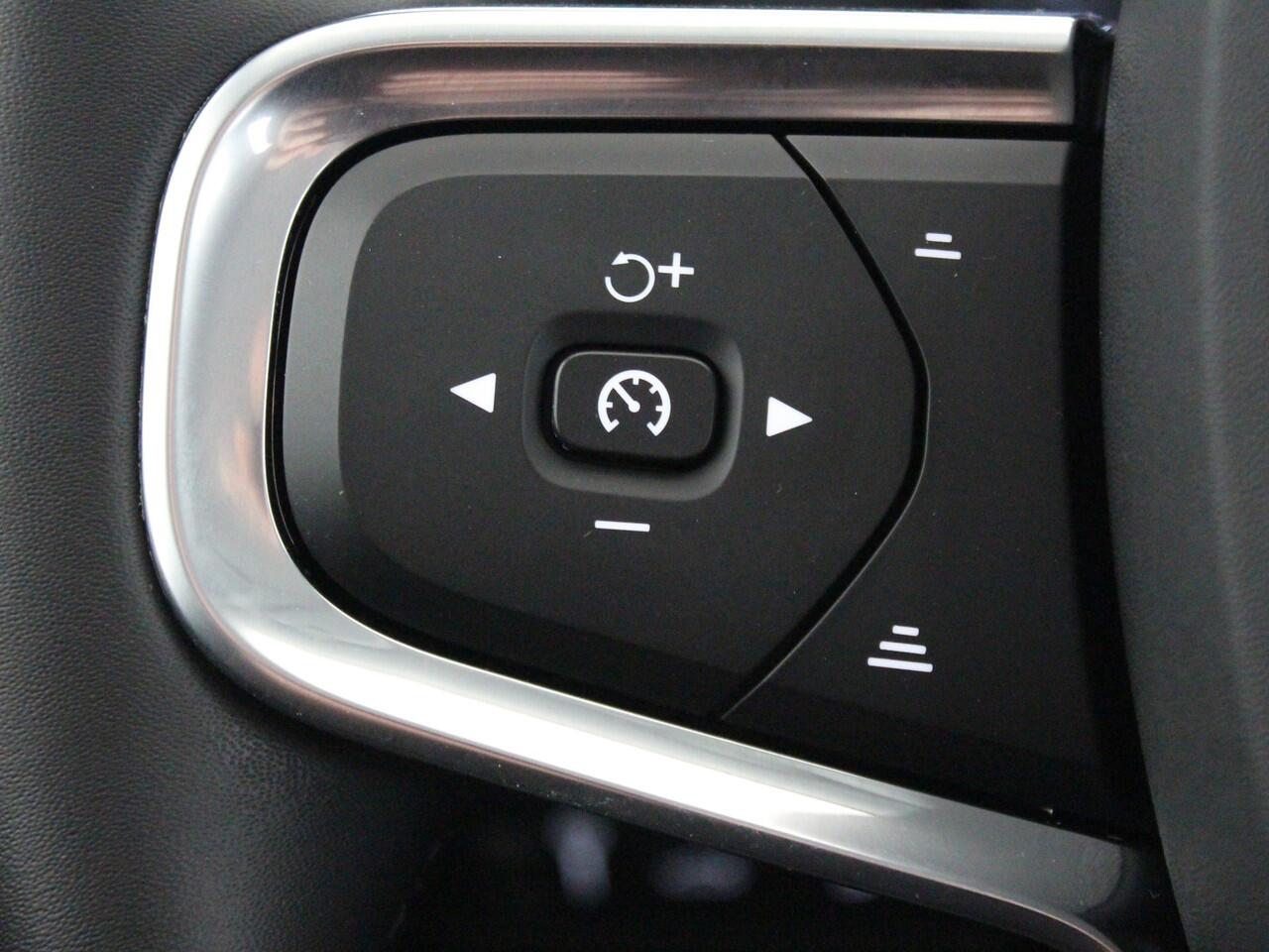 Volvo XC40 1.5 T5 Recharge Inscription Expression | Stoelverwarming | Camera | PDC |*