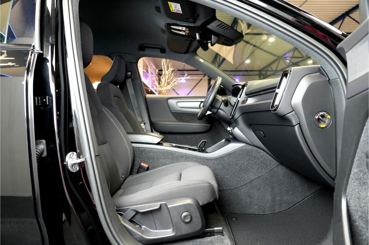 Volvo XC40 Recharge Twin Plus AWD 300kW/408pk Aut. R-Design SOH 92% ADAPT.CRUISE + EL.TREKHAAK + CAMERA + BLIS + PILOT ASSIST + GOOGLE DASHBOARD + LANE ASSIST + SPORTSTOELEN + STOEL-&STUURVERWARMING + PARKSENSOREN V&A + 19" LM-VELGEN!!
