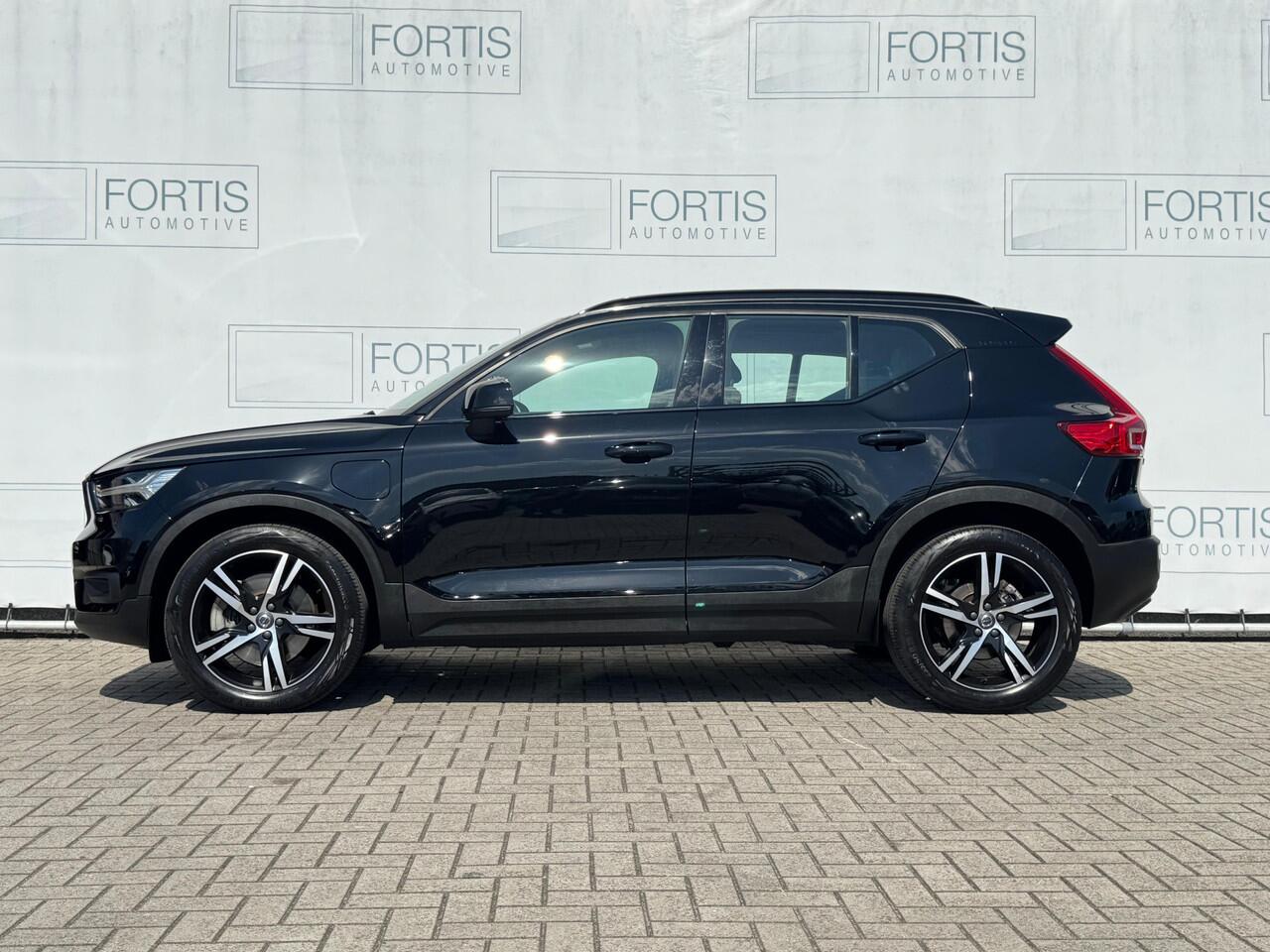 Volvo XC40 1.5 T4 Recharge R-Design Expression NL AUTO | CAMERA | PANO | 5x voorraad