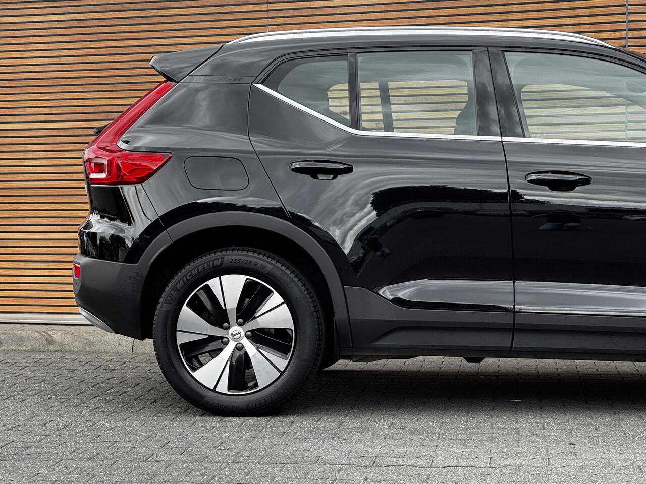 Volvo XC40 1.5 T4 Recharge Inscription Expression PDC v+a / Navigatie / Camera / Carplay / 18 "lm velg