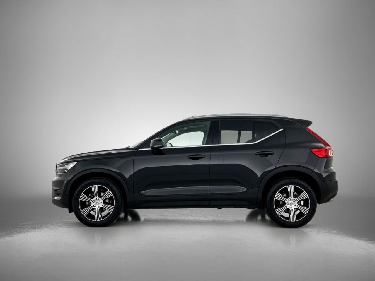Volvo XC40 1.5 T3 Inscription | Panorama dak | Leder | 18'' Lichtmetaal |