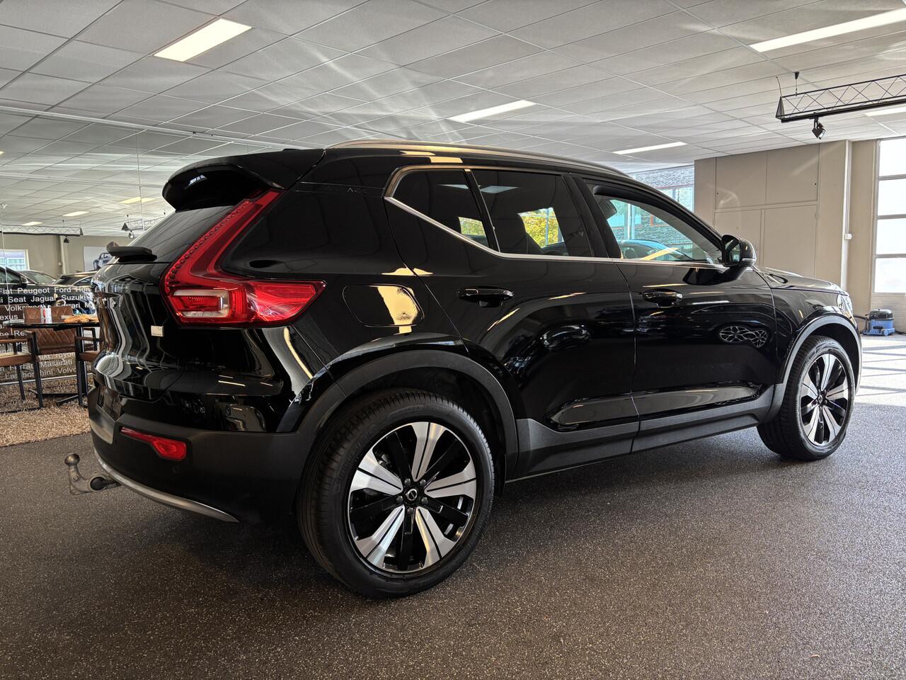 Volvo XC40 T4 Plug-in Ultimate Bright / Panoramadak / Leer - Alcantara / Harman-Kardon / Dab+ / Apple Carplay / Stuur- en Stoelverwarming / MY 2023 - Elek Trekhaak -