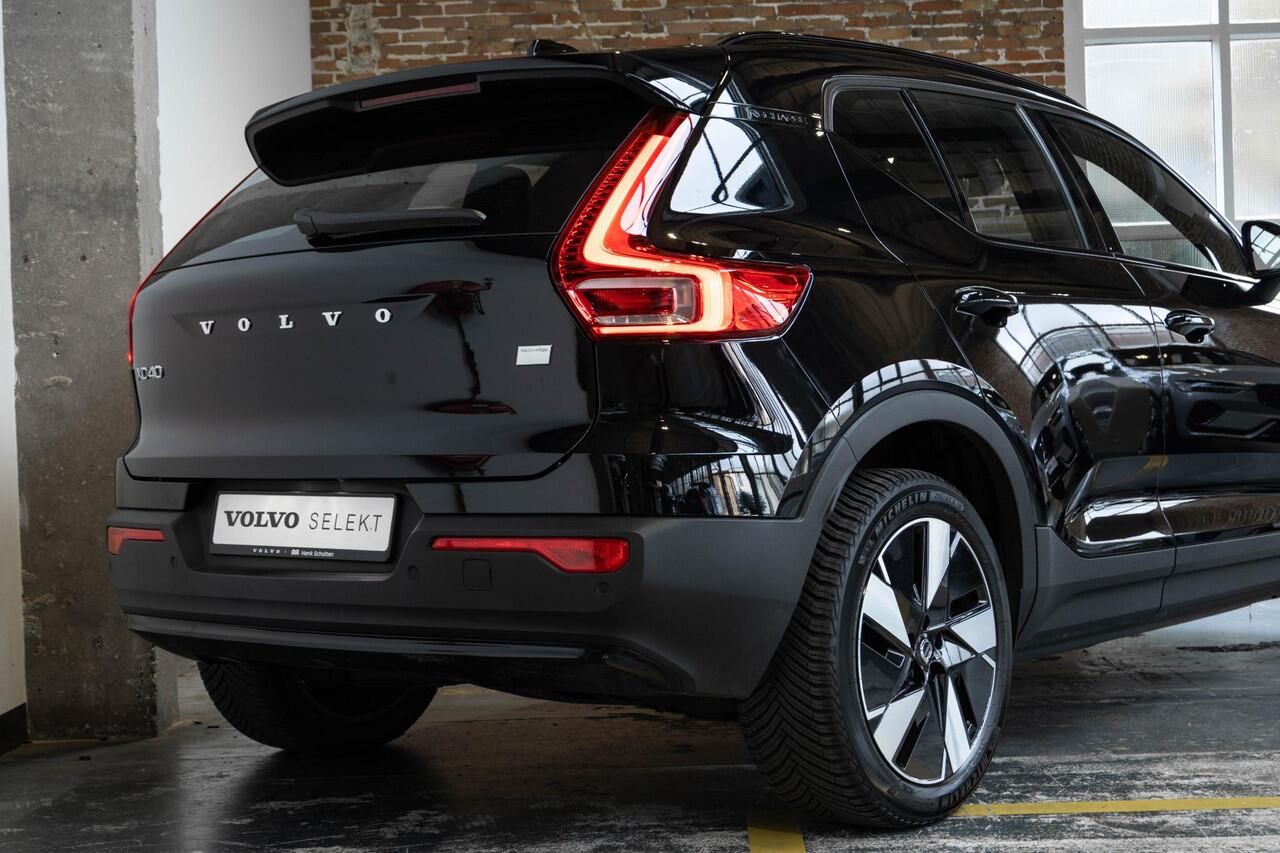 Volvo XC40 Single Motor Extended Range Plus 82 kWh | Wegklapbare trekhaak | Verwarmbare voorstoelen en stuurwiel | Achteruitrijcamera | Adaptieve Cruise Control | Keyless Entry | Google Infotainment |