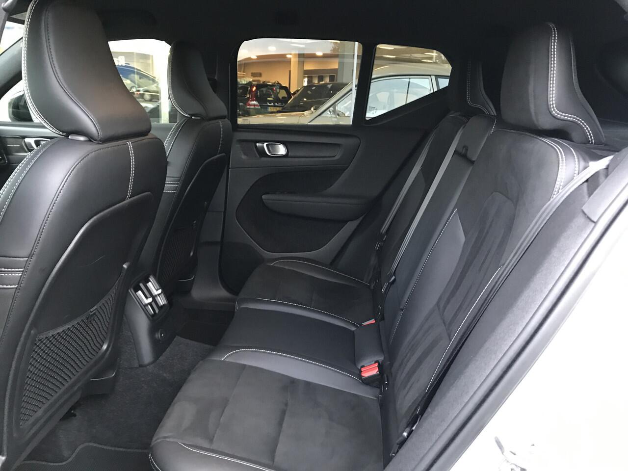 Volvo XC40 1.5 T4 Recharge R-Design Automaat | Rijklaar incl 12 mnd Bovag | Keyless entry Smartphone Blis H/K audio