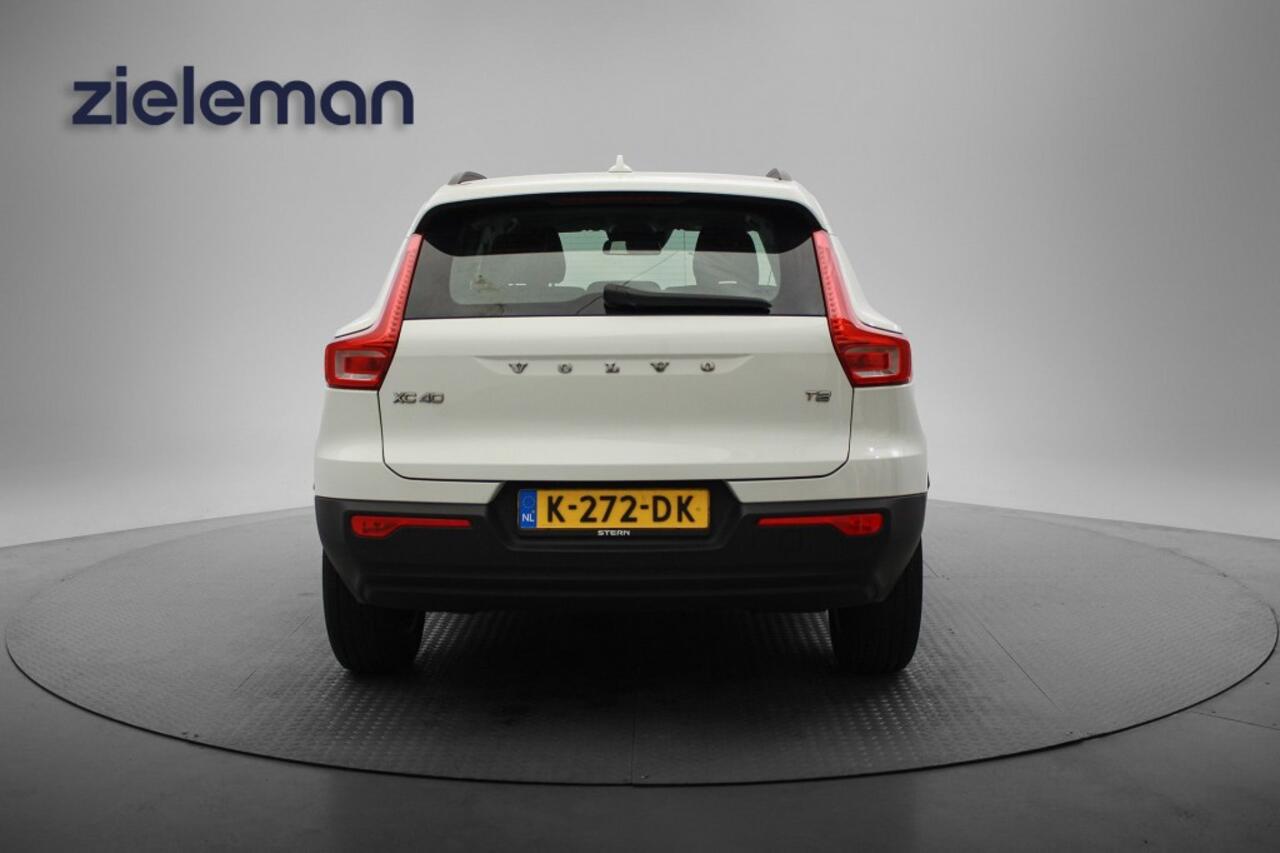 Volvo XC40 1.5 T2 Momentum Core - Cruise