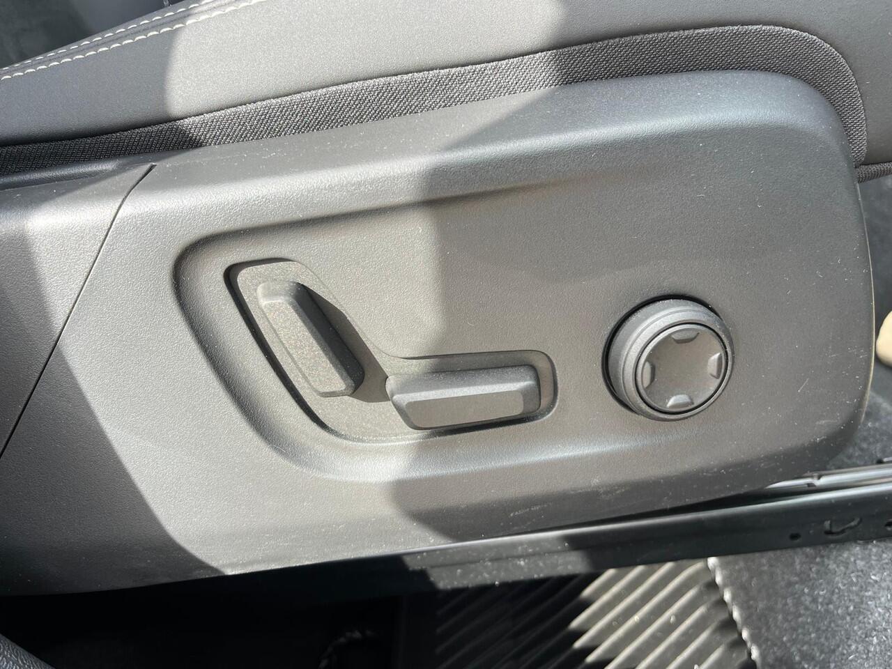 Volvo XC40 T5 Recharge Plus Dark | Harman/Kardon | 360 camera | Stoel & Stuur Verwarming |