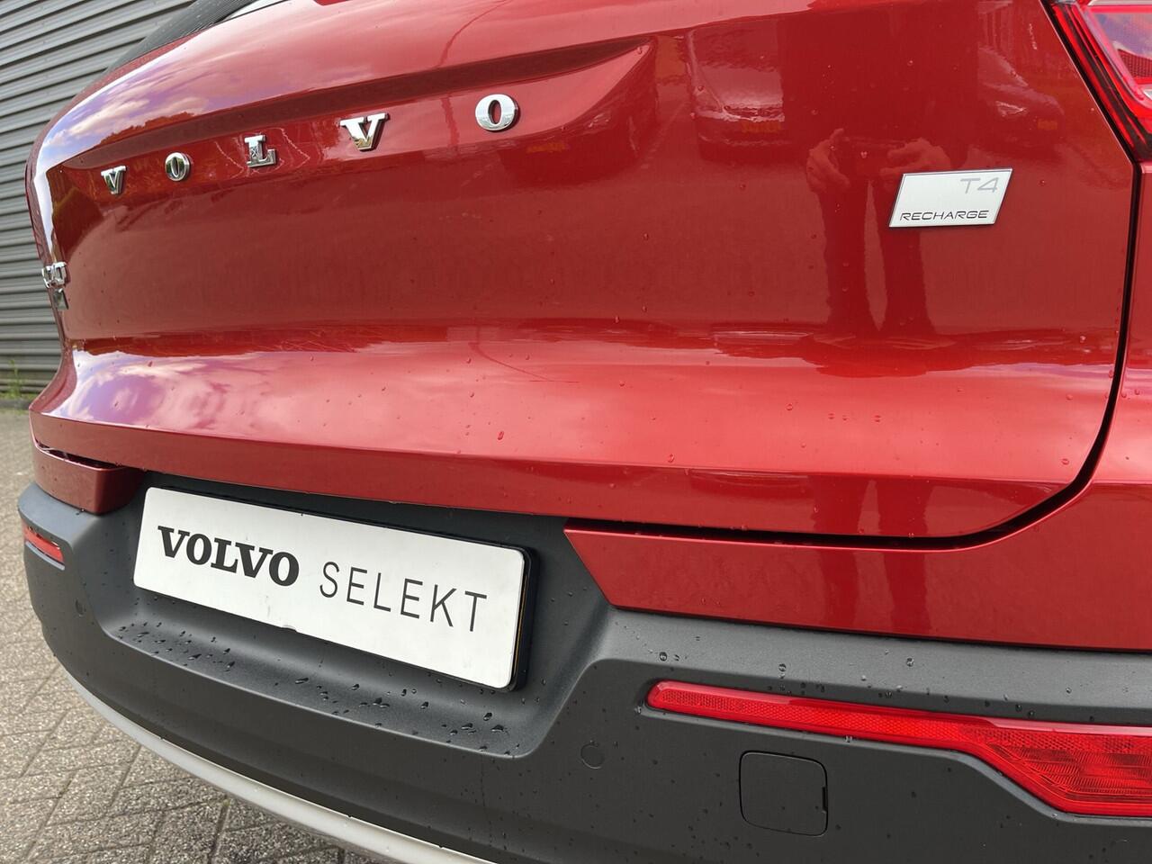 Volvo XC40 T4 Recharge Inscription / Leder / 19" velgen / Achterbank verwarmd /